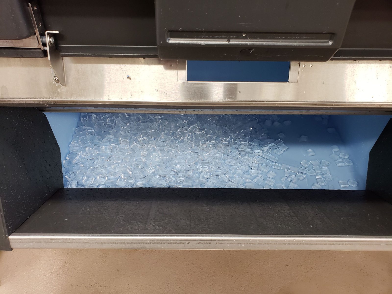 Common Ice Machine Problems Requiring a Visit by a Professional Repairer