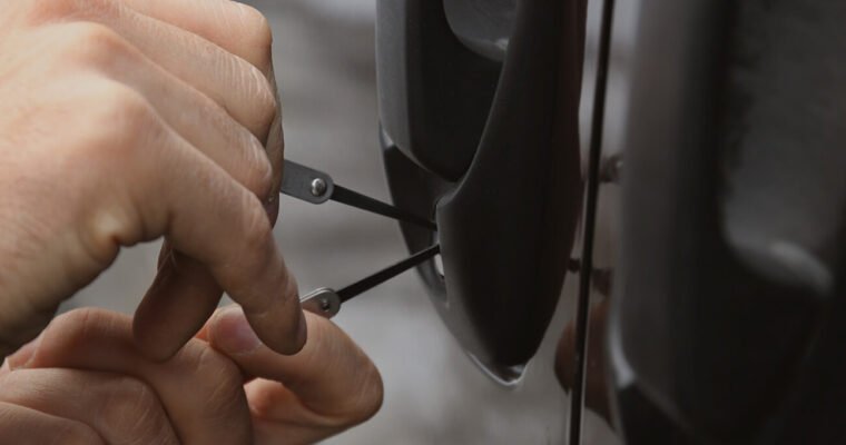 Five factors to keep in mind to hire the best local locksmith