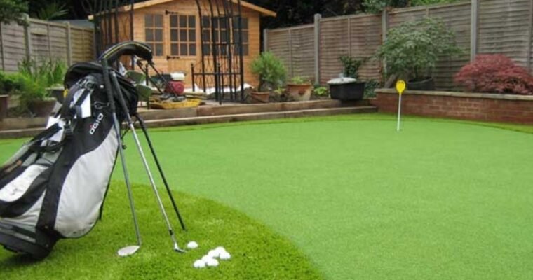 3 Reasons to Install an Artificial Putting Green Kit in Your Backyard