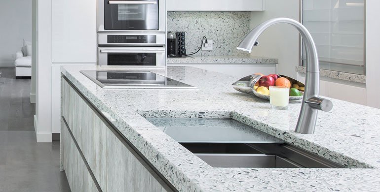 Why Homeowners Choose Quartz Over Granite For Their Kitchen Countertops